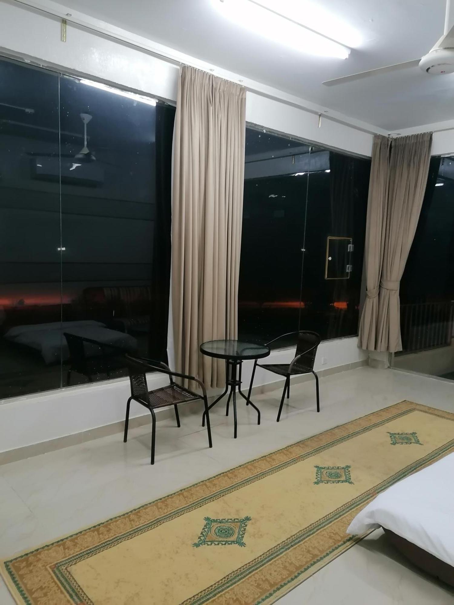 Alshumukh Guesthouse Al Ghalilah Pokój zdjęcie